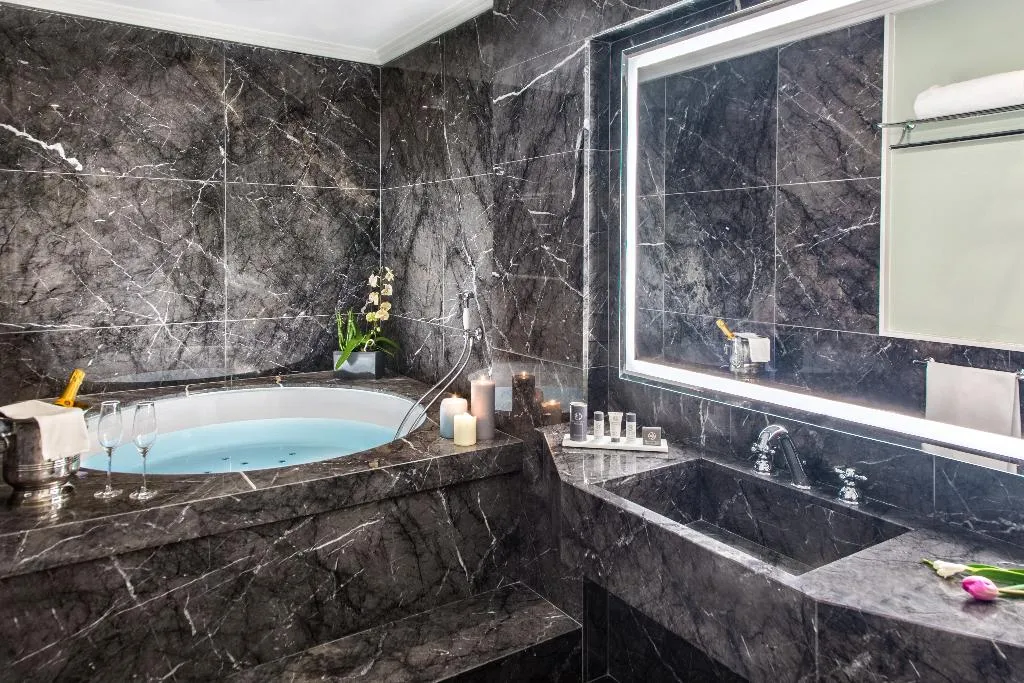 Room, Grand Hotel Santa Lucia, Naples