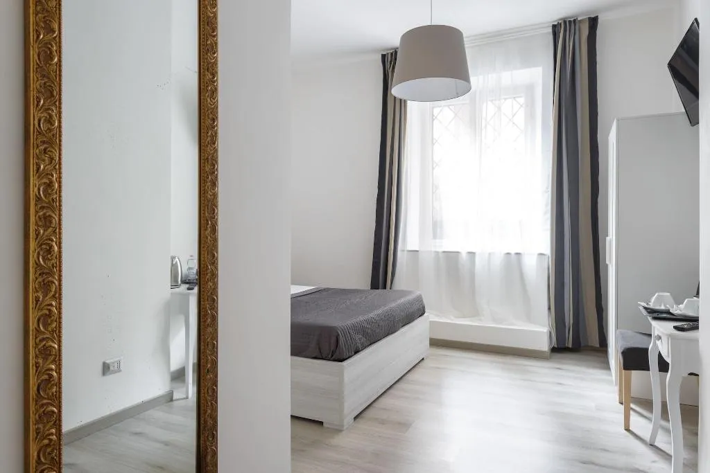 Room, Angolo Di Roma, Naples