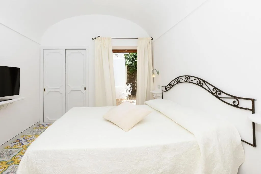 Room, Villa Principe Giovanni, Naples