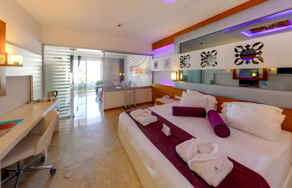 SUITE POOL VIEW Room, Flora Garden Beach Side, Antalya
