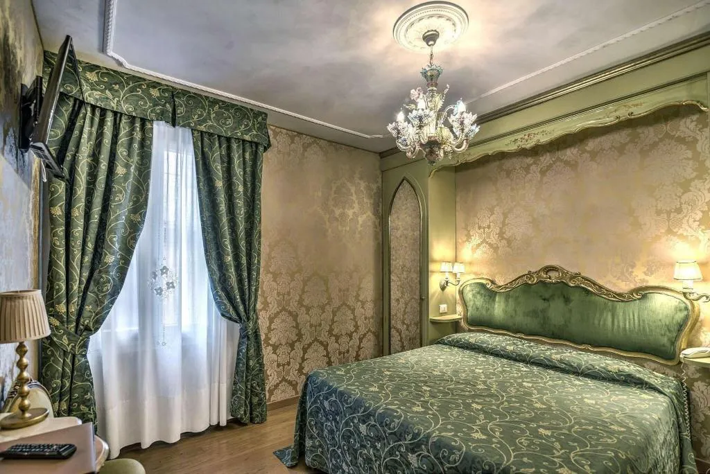 DOUBLE CLASSIC QUEEN BED Room, Bel Sito e Berlino, Venice