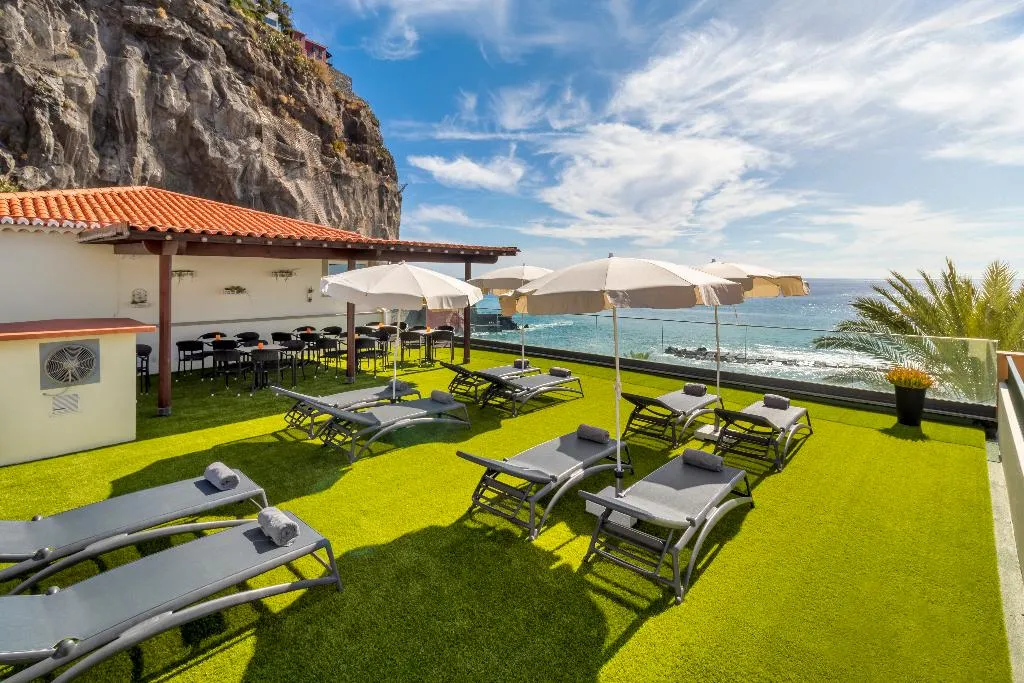 Terrace, Enotel Sunset Bay, Madeira