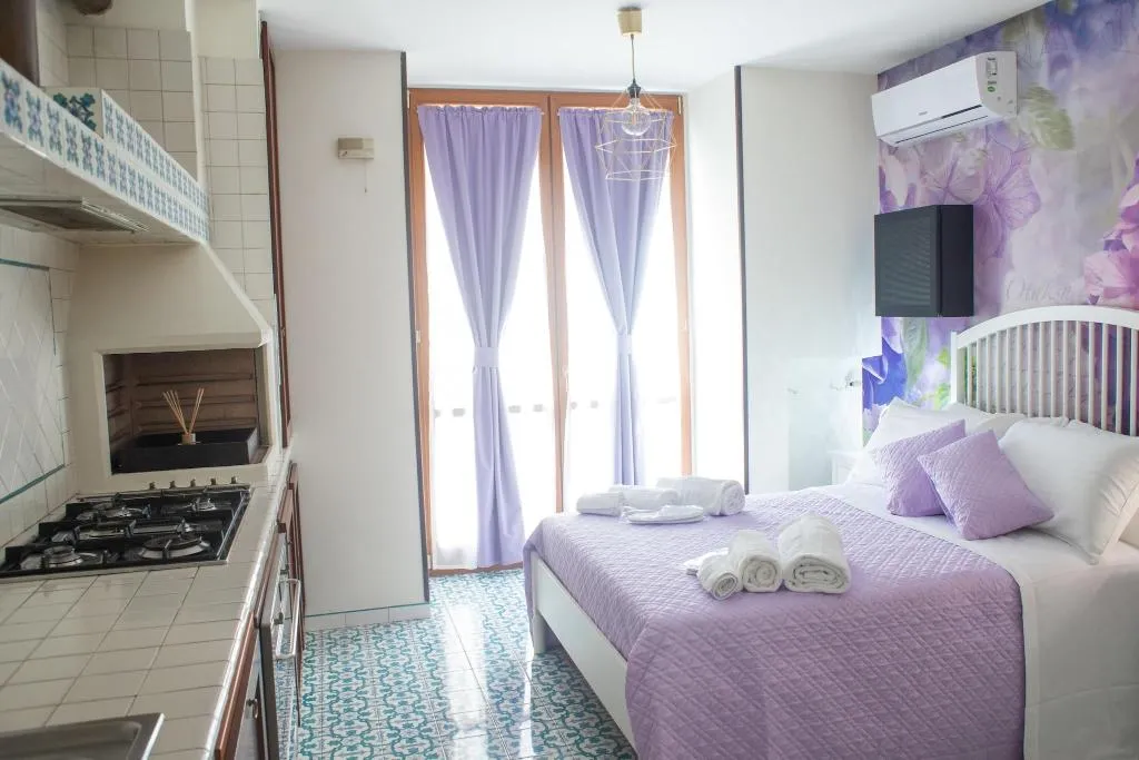 Room, Bed Boutique Napoli Colors, Naples