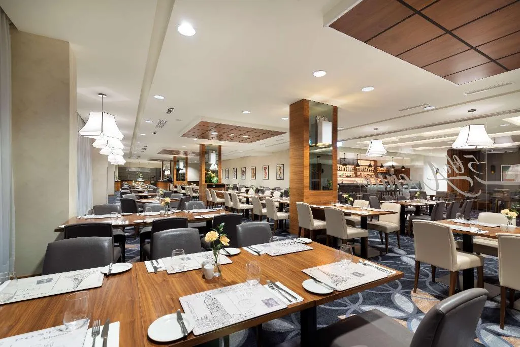 Restaurant, DoubleTree by Hilton Krakow Hotel & Convention Cen, Krakow