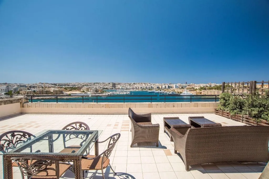 Room, Grand Hotel Excelsior, Malta
