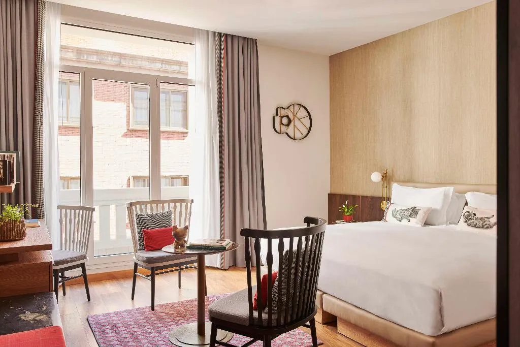 Room, Hyatt Centric Gran Via Madrid, Madrid