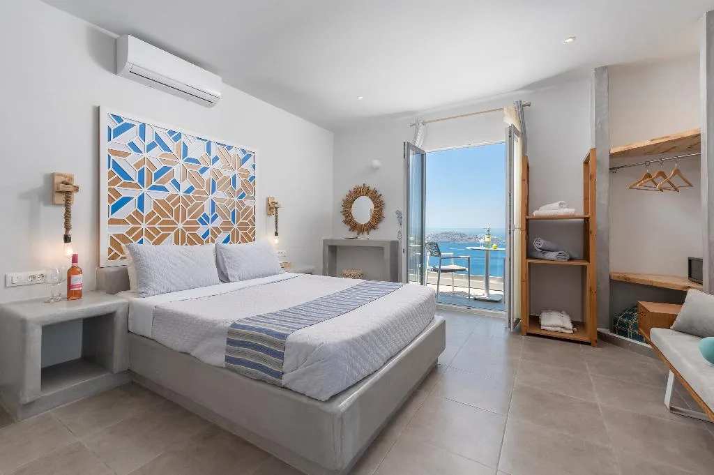 SUITE HONEYMOON Room, Gizis Cliffside Suites, Santorini