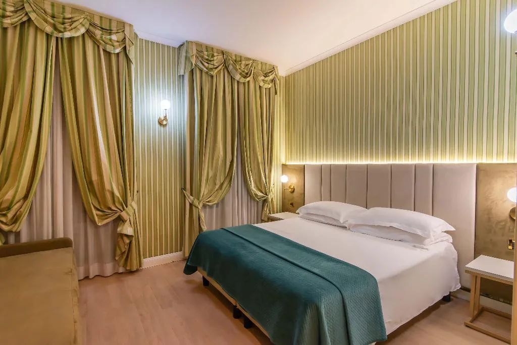 DOUBLE SUPERIOR Room, Gambrinus, Rome