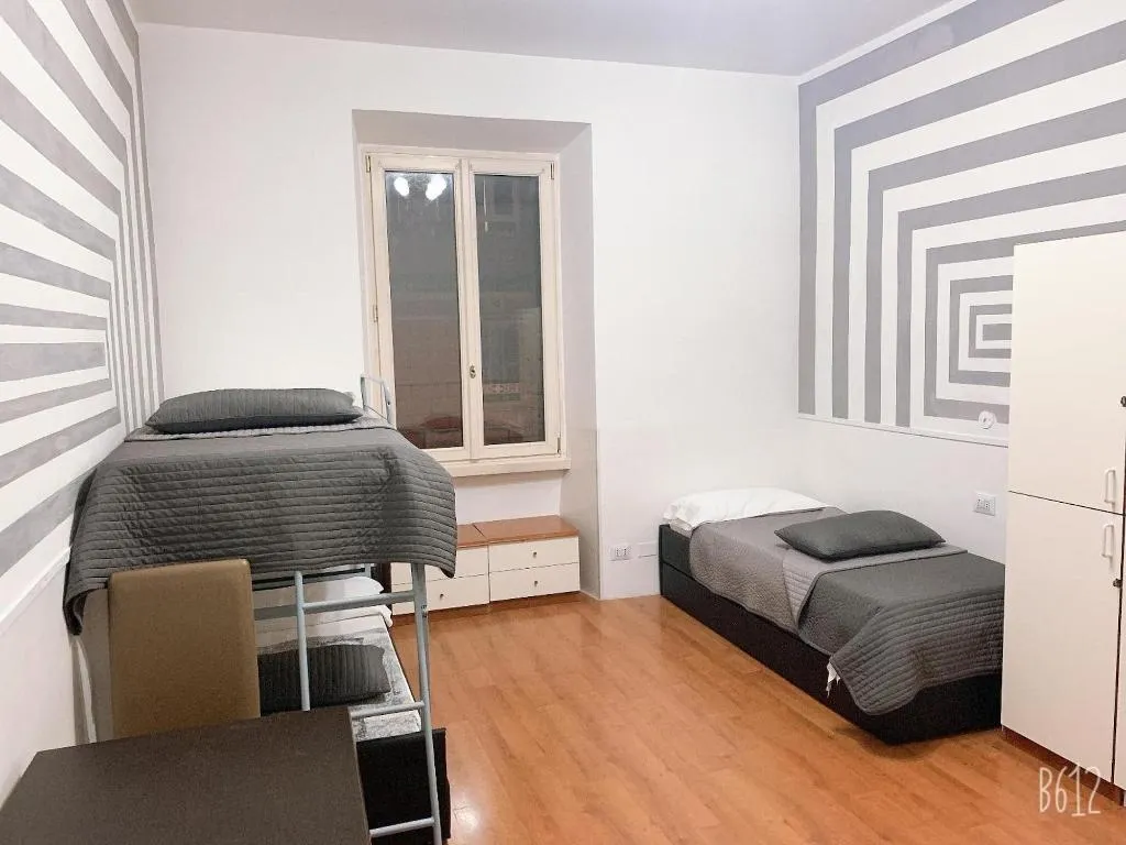 Room, Hi Termini, Naples