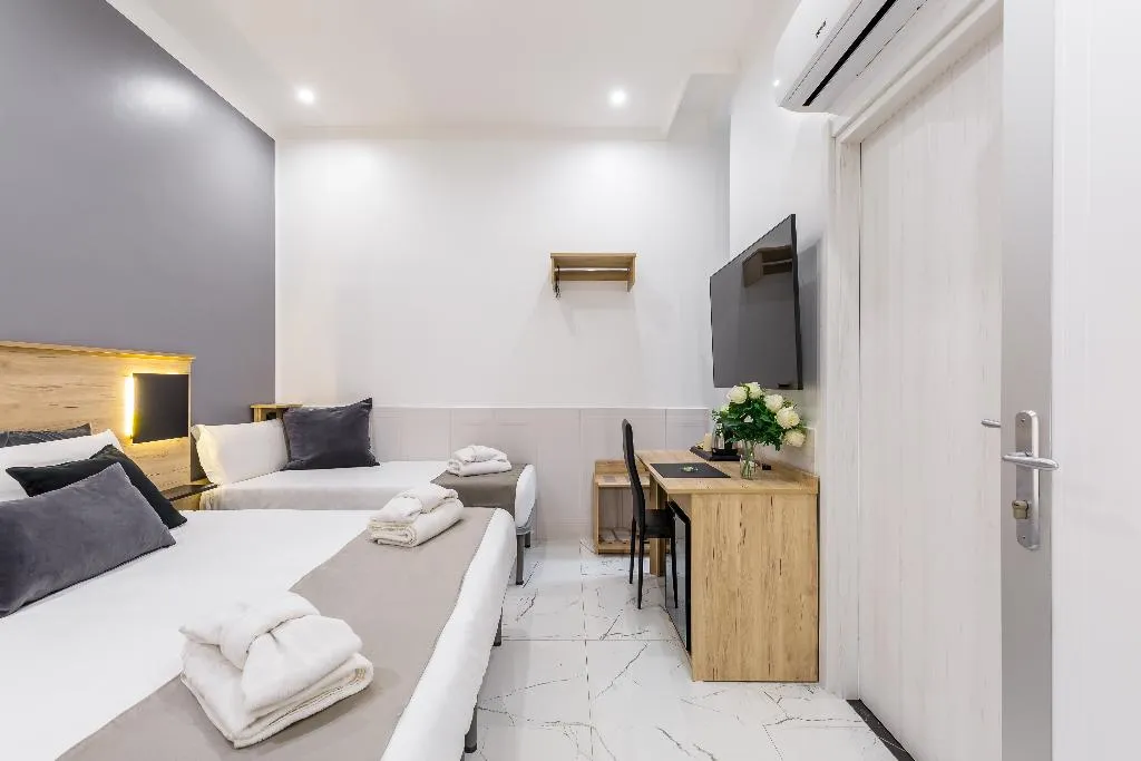 TRIPLE TWO BEDS Room, Sant'Angelo Suites, Naples