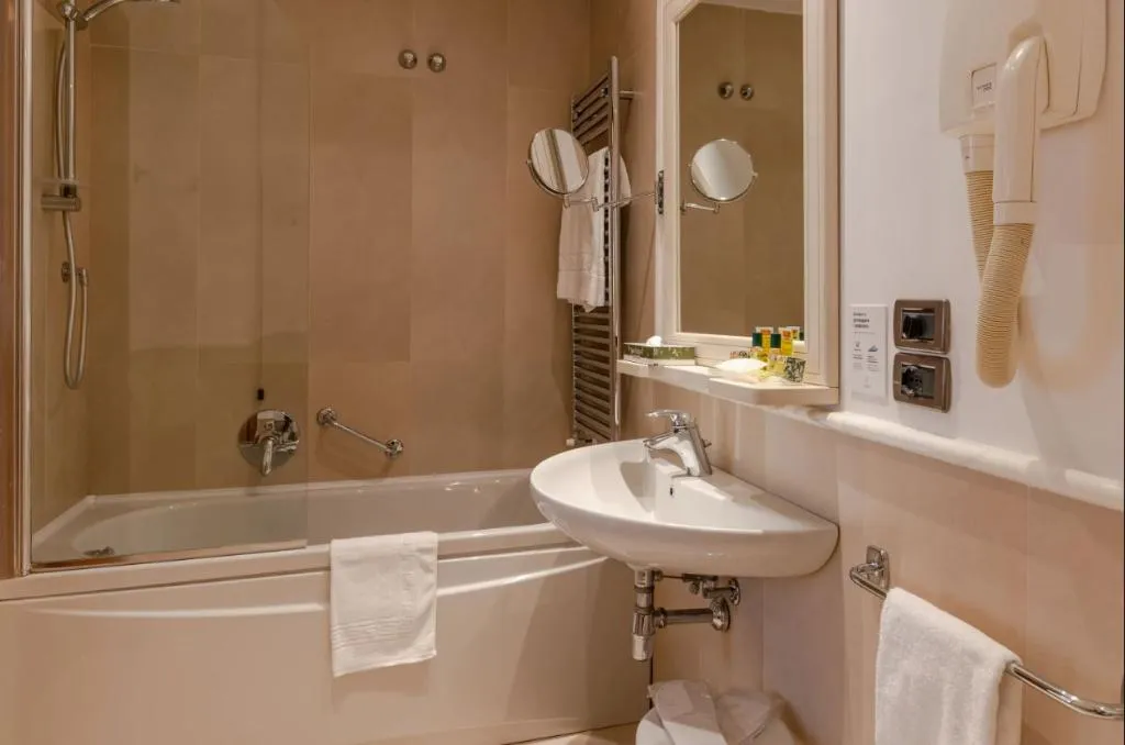 SUITE STANDARD Room, B&B Hotel Firenze Pitti Palace al Ponte Vecchio, Florence