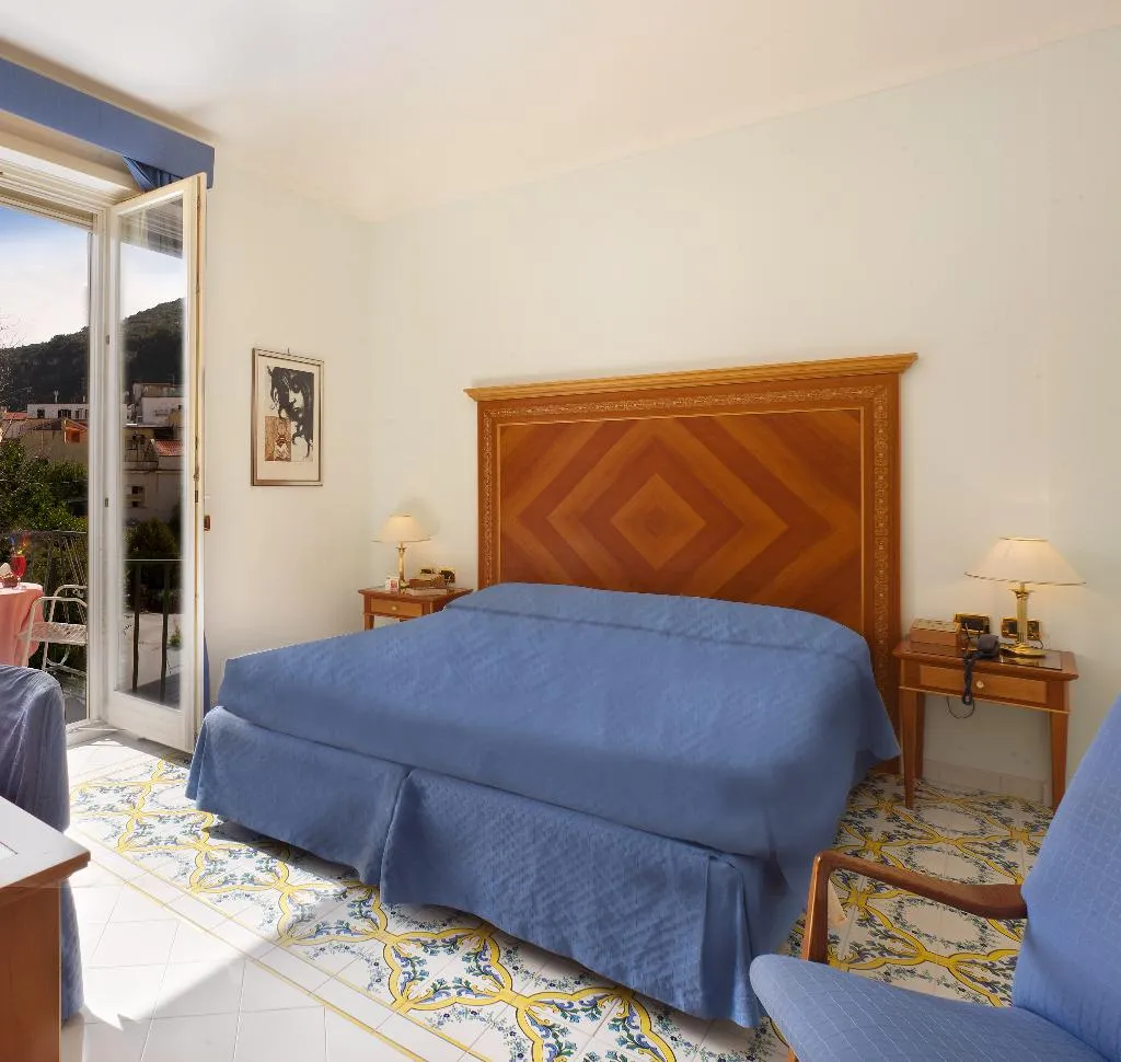 DOUBLE STANDARD Room, Continental, Naples
