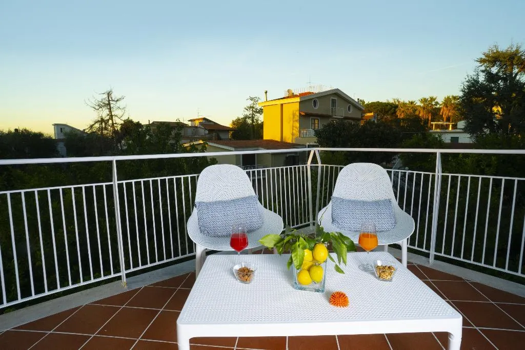 DOUBLE DELUXE WITH BALCONY Room, Villa Cettina Boutique Hotel, Naples
