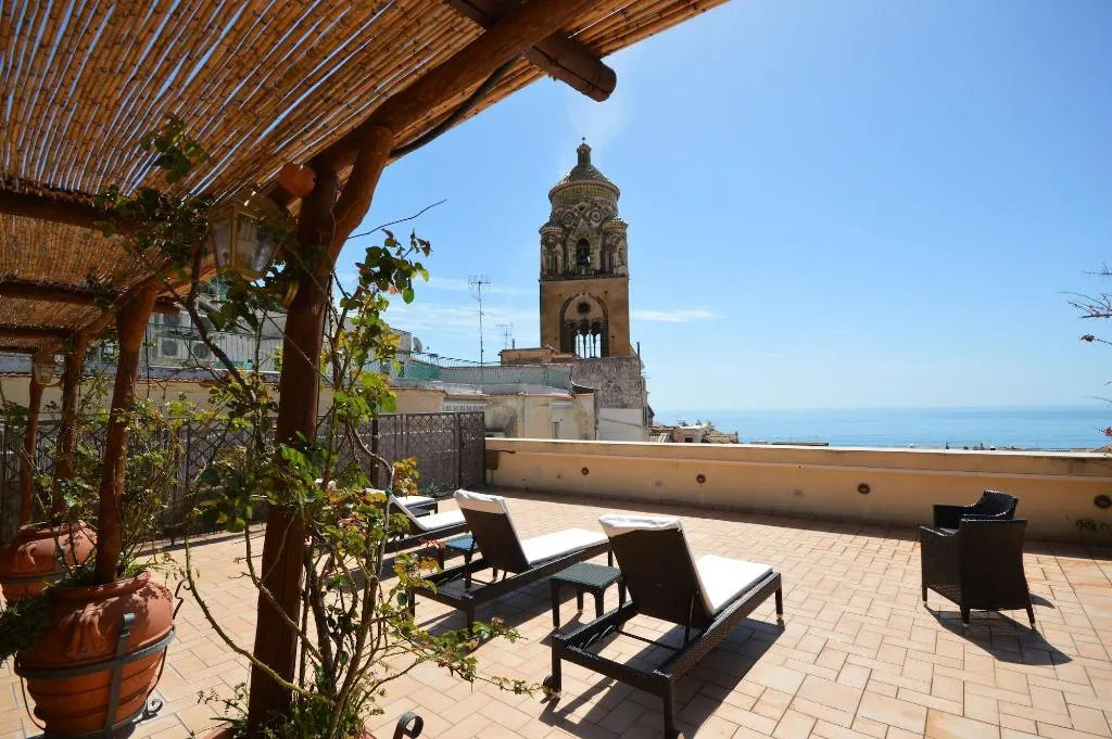 General view, B&B Palazzo Pisani, Naples