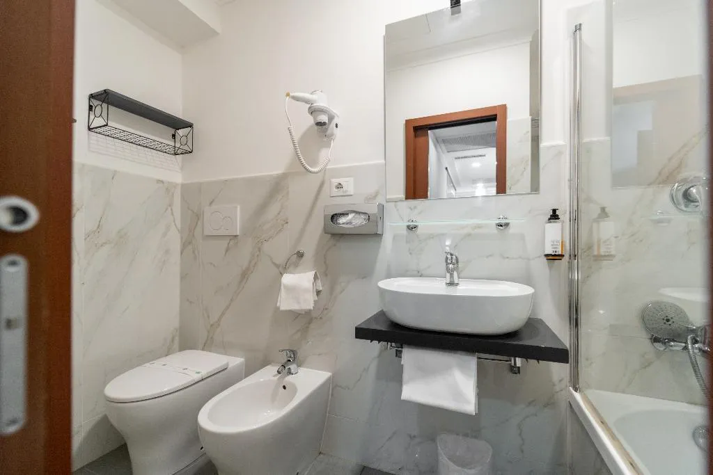 QUADRUPLE STANDARD Room, Oxford, Rome