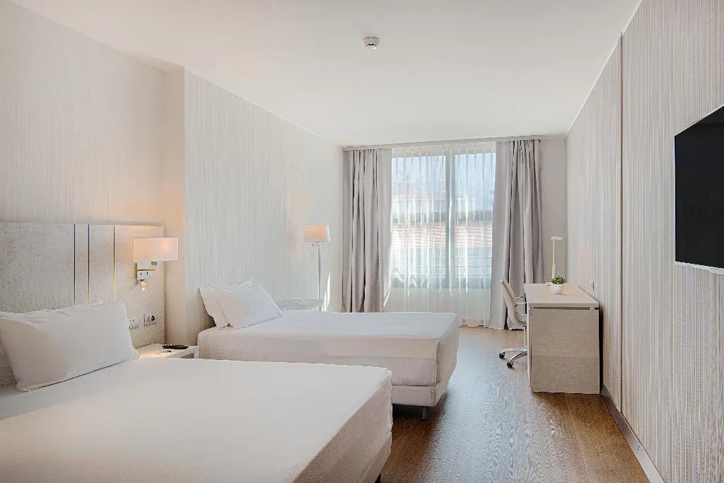 FAMILY ROOM CONNECTING ROOM Room, NH Lecco Pontevecchio, Milan