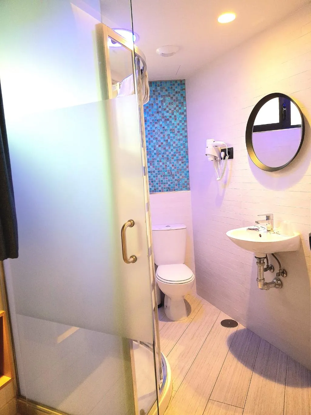 SINGLE STANDARD Room, Far Home Bernabeu, Madrid