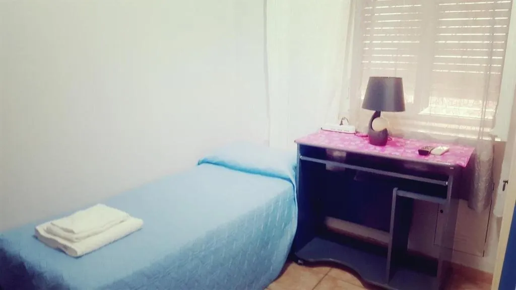 Room, B&B Piazza Ragusa, Naples