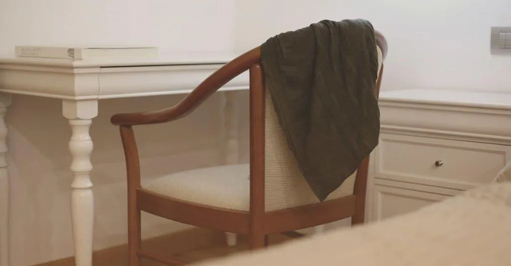 Room, La Strada Parlata, Naples