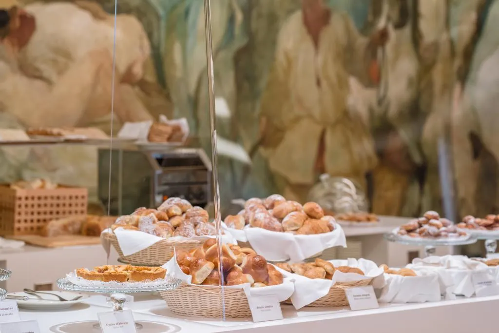 Restaurant, Royal Continental, Naples