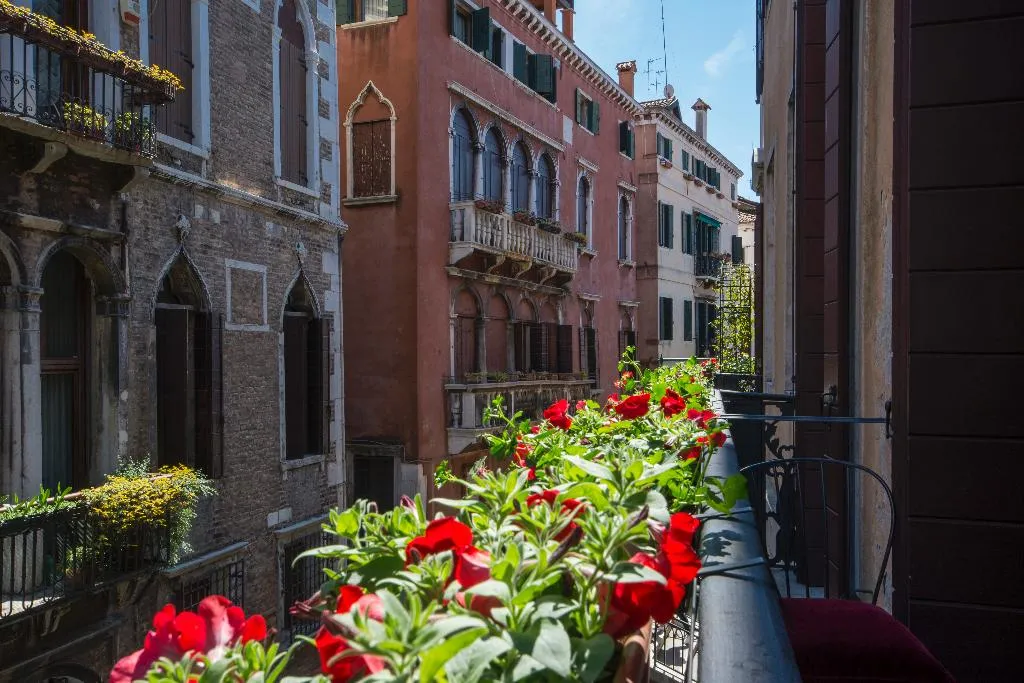 Terrace, Becher, Venice