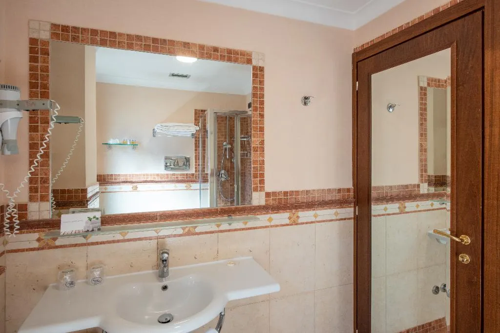 Double or Twin WITH BALCONY Room, Michelangelo, Naples