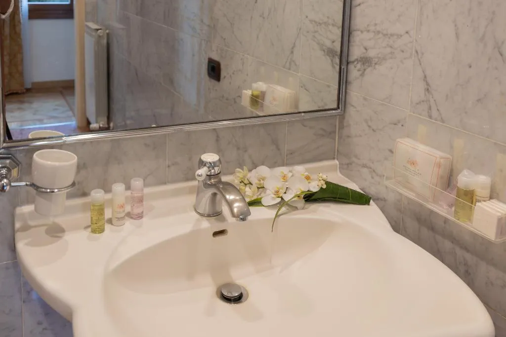 JUNIOR SUITE SUPERIOR Room, Adler Cavalieri Hotel-Private Spa & Gym, Florence