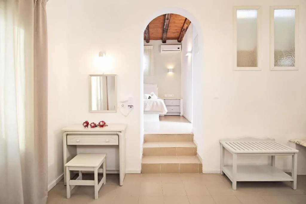 Room, Kritikakis Village Apartments, Santorini