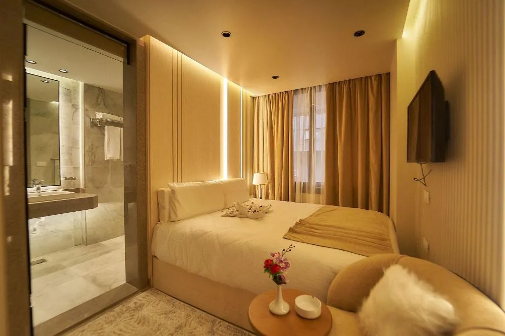 Room, Gold's Pyramids Hotel, Cairo