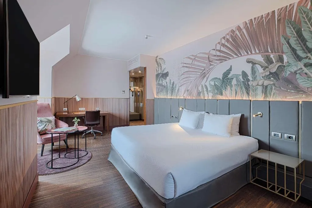 JUNIOR SUITE STANDARD Room, NH Collection Milano Touring, Milan