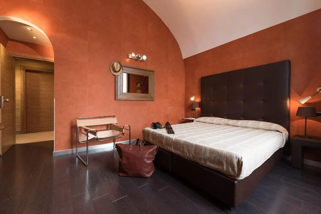 DOUBLE CLASSIC Room, Palazzo Ferraioli, Naples
