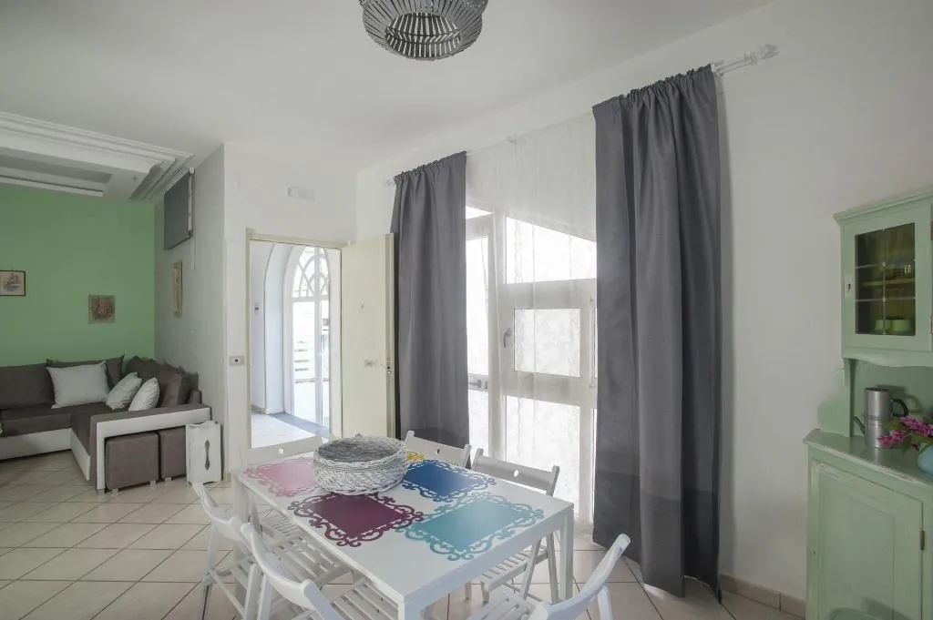 Room, City Pompei Accommodations, Naples