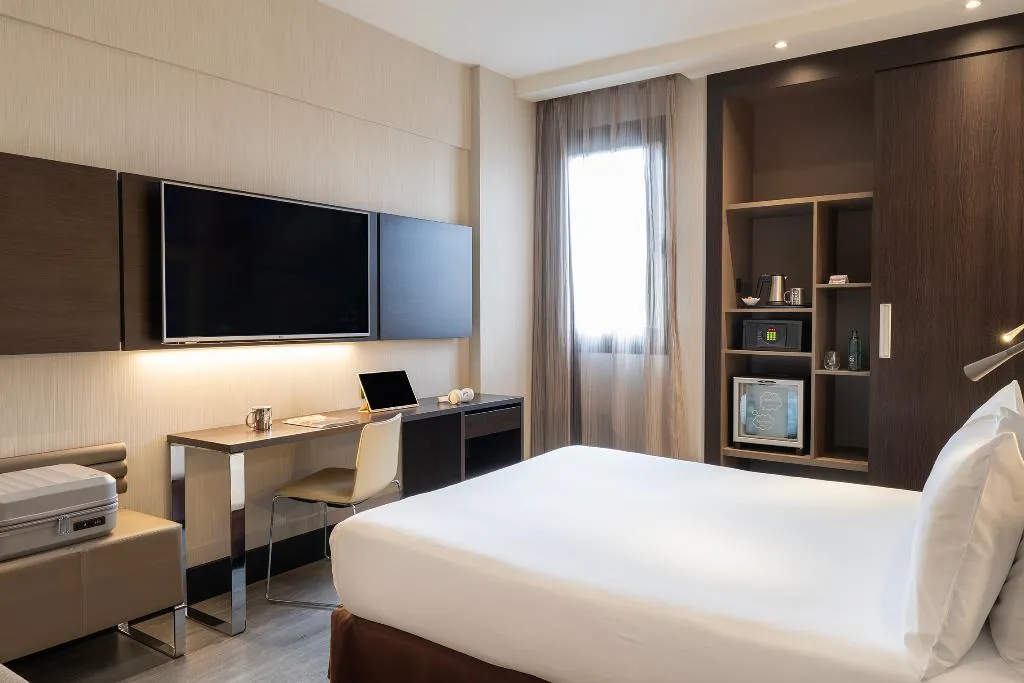 DOUBLE QUEEN SIZE BED Room, Novotel Madrid Center, Madrid