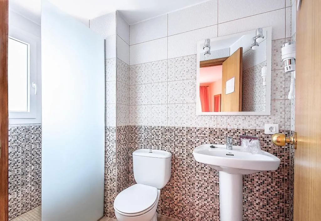 SINGLE STANDARD Room, Hotel Silvia, Costa Brava