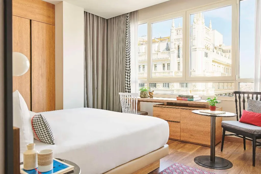 Room, Hyatt Centric Gran Via Madrid, Madrid
