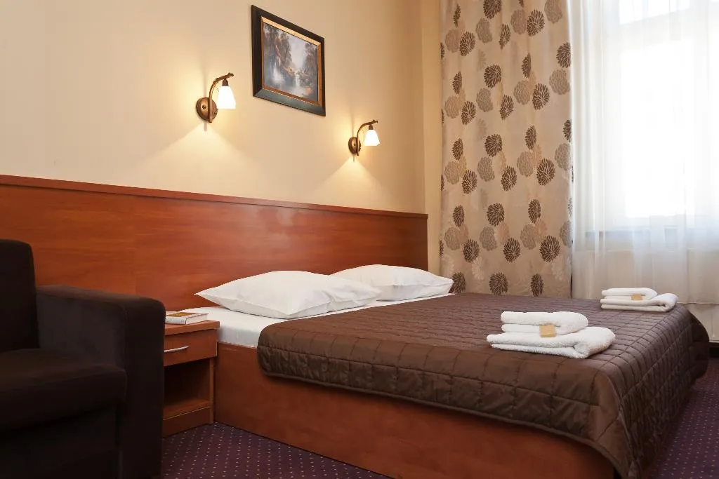 DOUBLE STANDARD Room, Maksymilian, Krakow