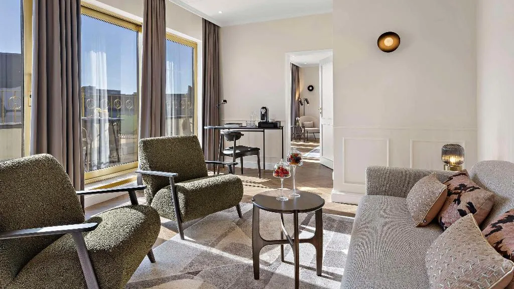 SUITE WITH BALCONY Room, Vignette Collection Bristol Berlin, Berlin
