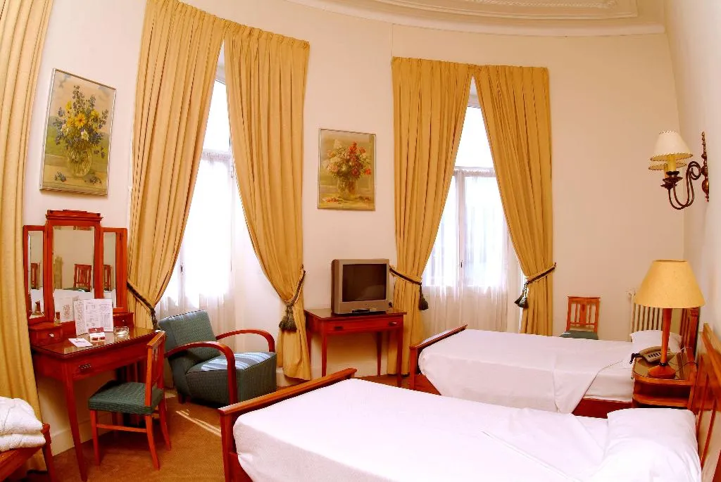 Room, Astoria - Coimbra, Madeira