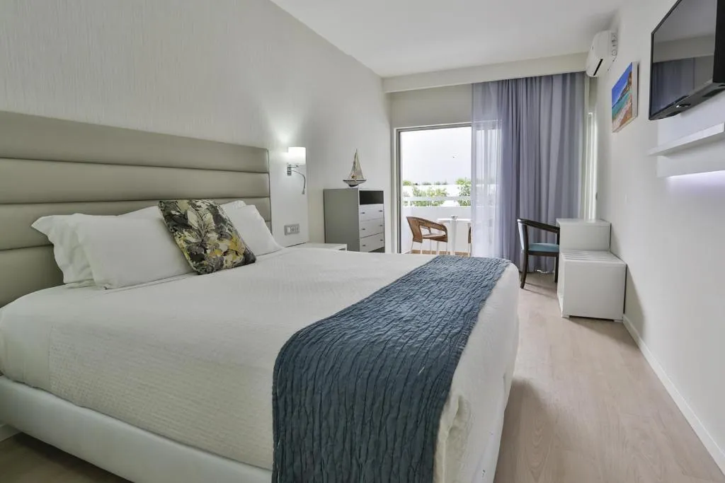 DOUBLE STANDARD Room, Carvi Beach Hotel, Algarve