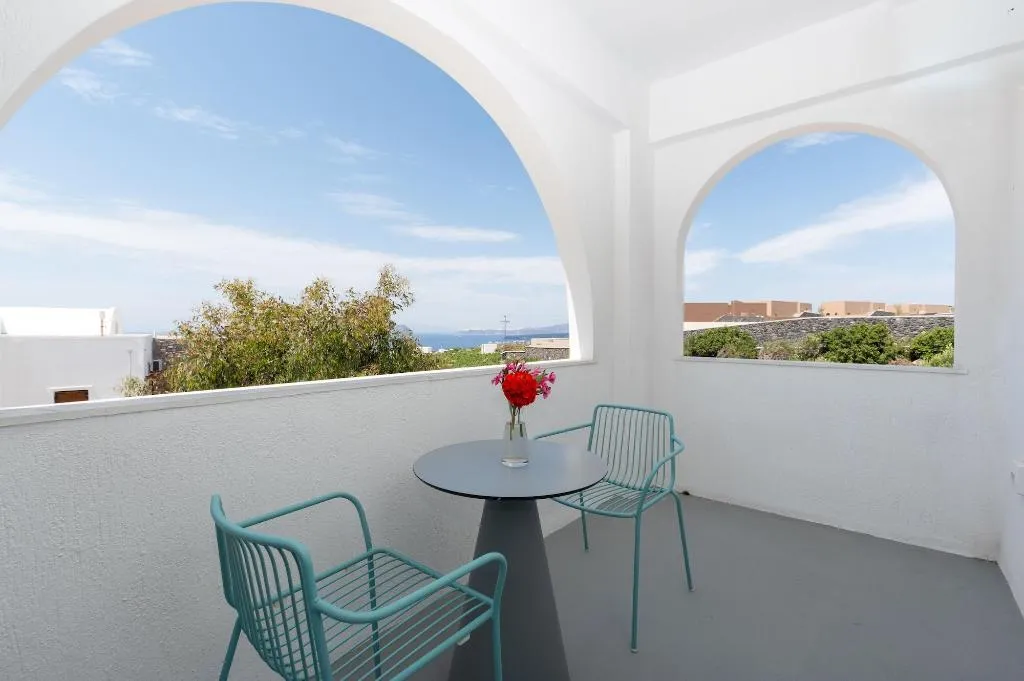 Room, Symmetry Suites, Santorini