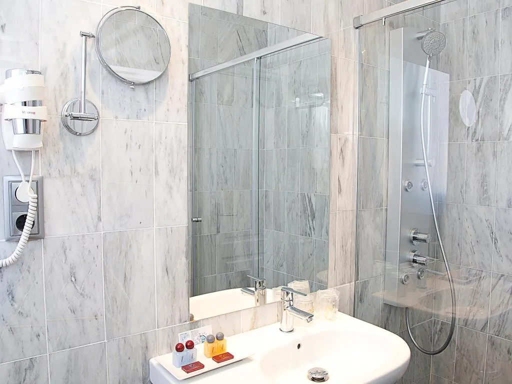 Room, Carlos V, Madrid