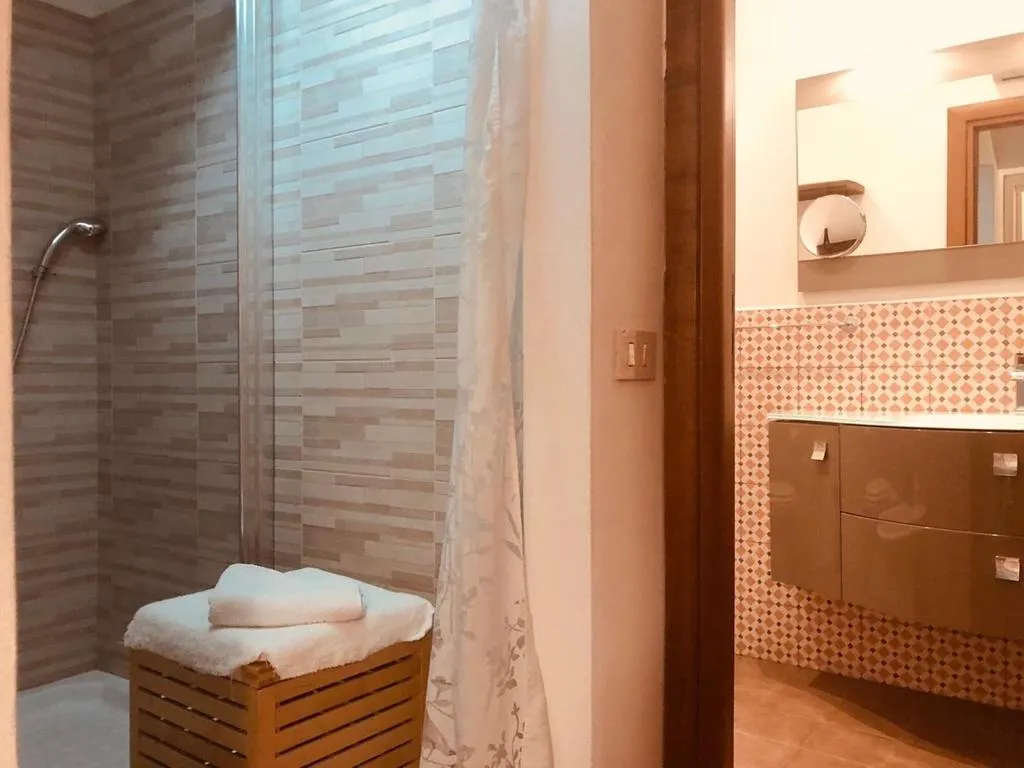 Room, Antichi Colori, Palermo