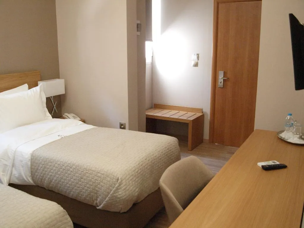 Room, King Lodge, Athens