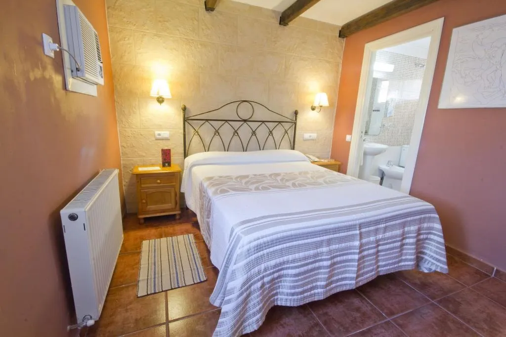 DOUBLE STANDARD Room, Hostal Nueva Andalucía, Andalucia