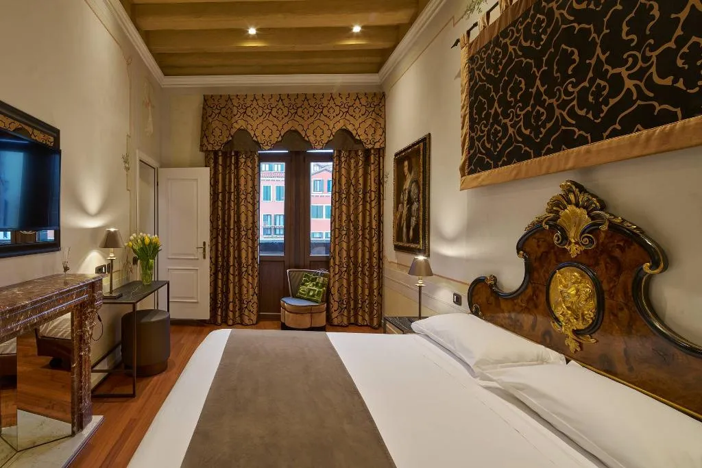 Double or Twin DELUXE Room, UNA HOTELS Ala Venezia - Adults +16, Venice