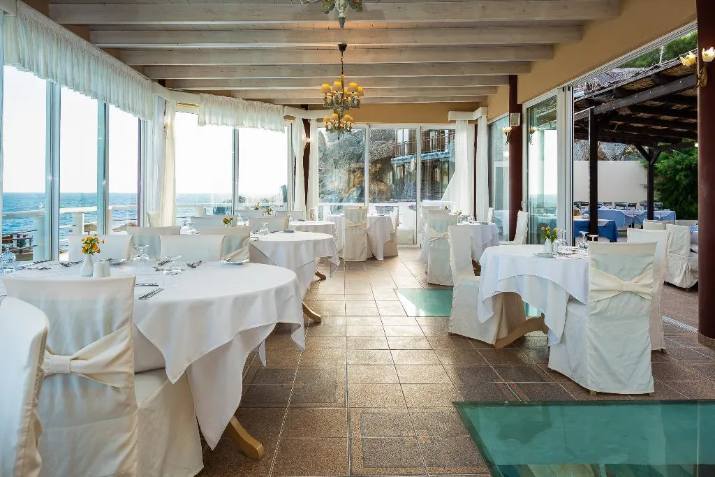 Restaurant, Kalypso Cretan Village Resort and Spa, Crete