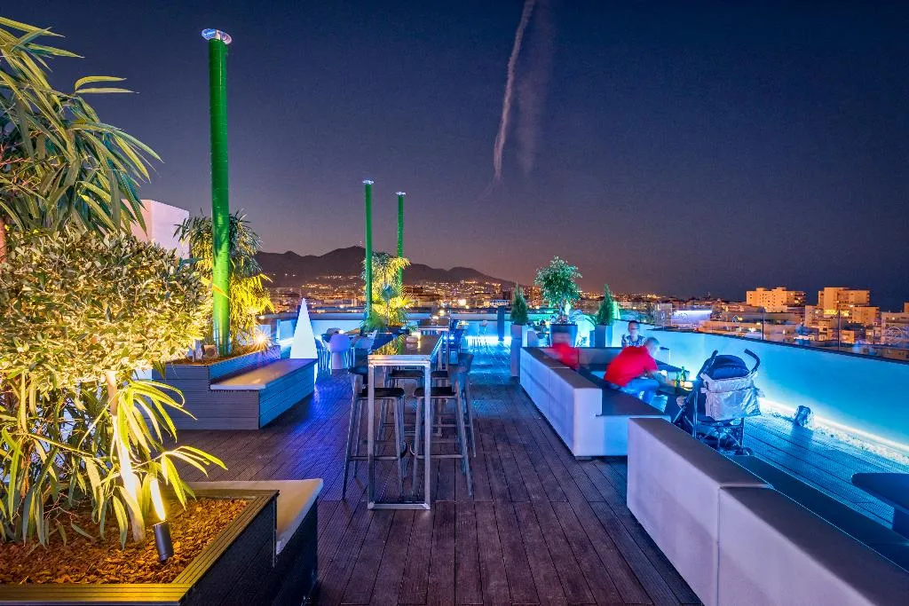 Terrace, Aparthotel Veramar, Costa Del Sol