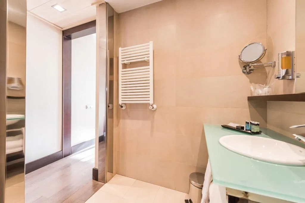 DOUBLE STANDARD Room, Mercader, Madrid
