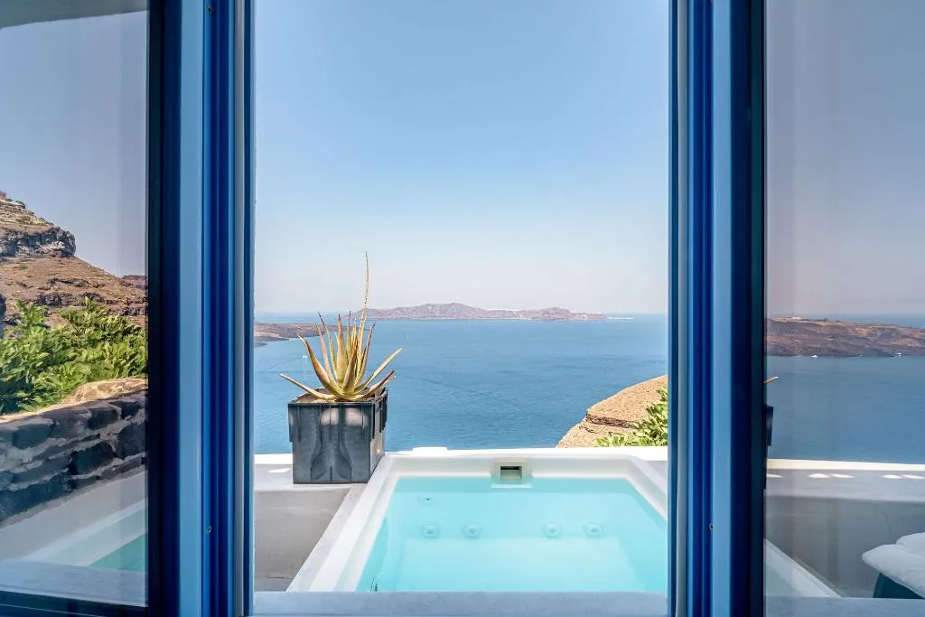 Room, Golden Grey Goose, Santorini