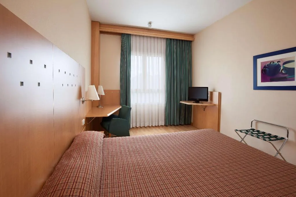 DOUBLE STANDARD Room, Crisol Leganés, Madrid
